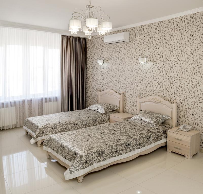 Hotel Premier Kamianske Habitación foto